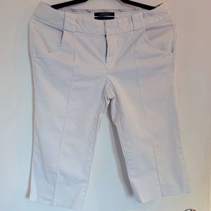 Club Monaco White shorts size 8